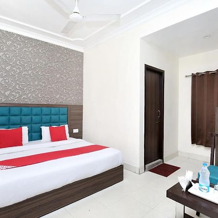 OYO 12354 Hotel Sangreela Amritsar Buitenkant foto