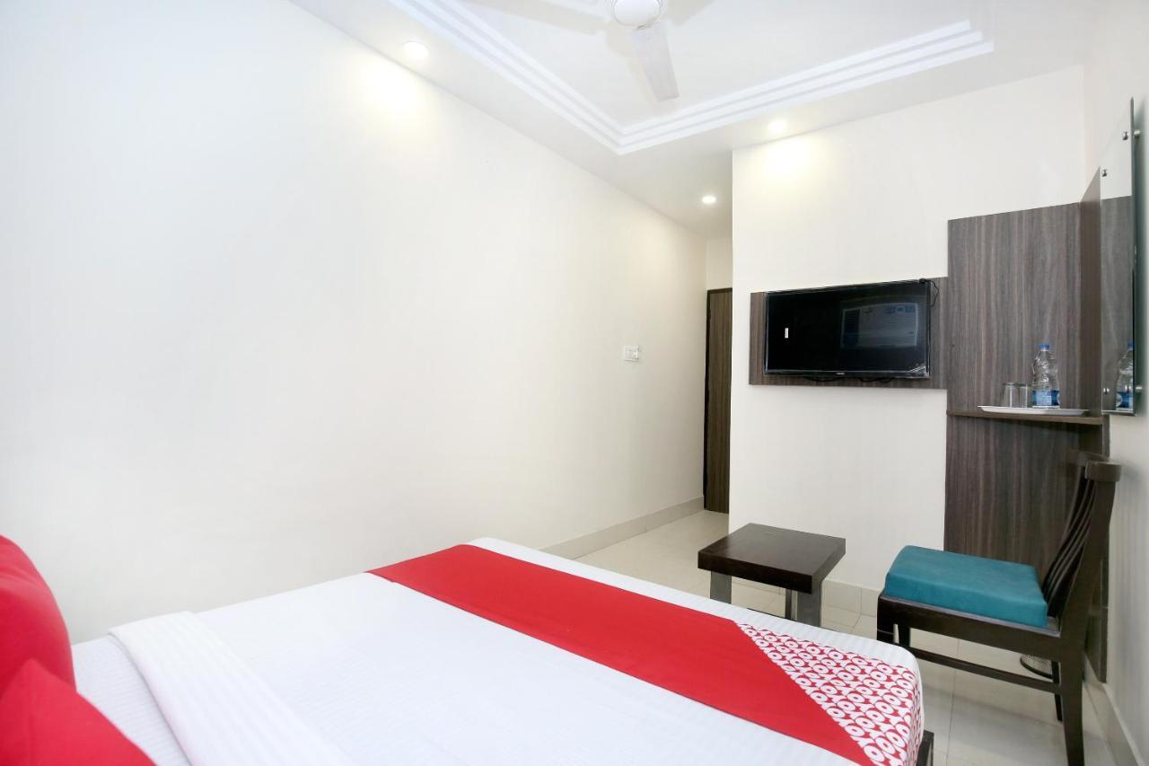 OYO 12354 Hotel Sangreela Amritsar Buitenkant foto