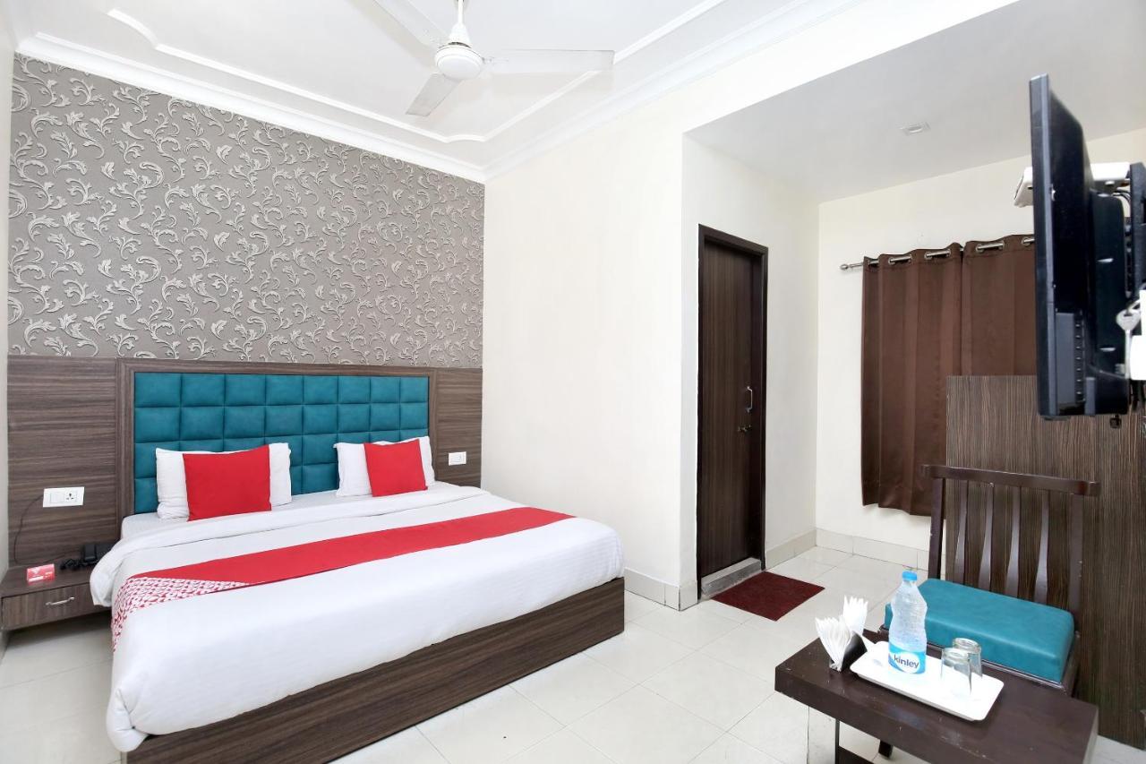 OYO 12354 Hotel Sangreela Amritsar Buitenkant foto