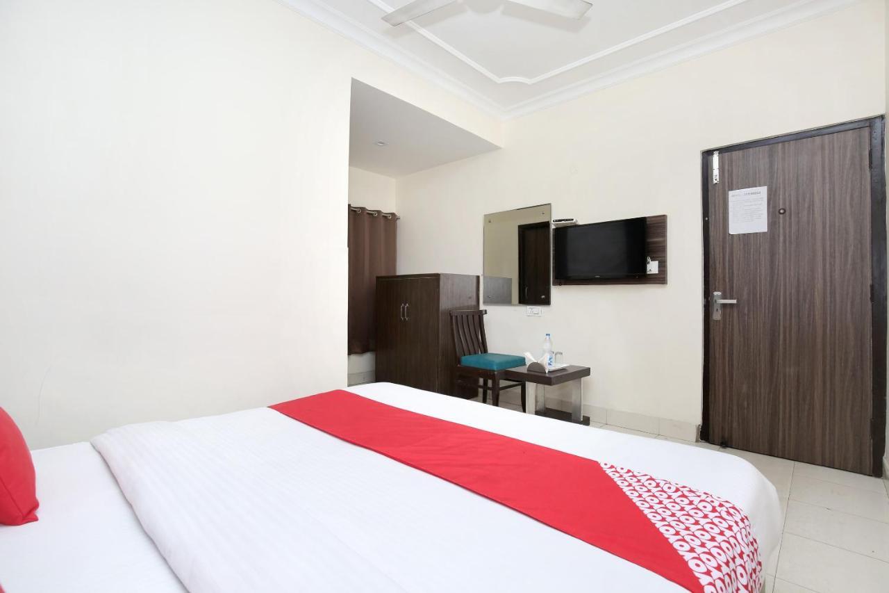 OYO 12354 Hotel Sangreela Amritsar Buitenkant foto