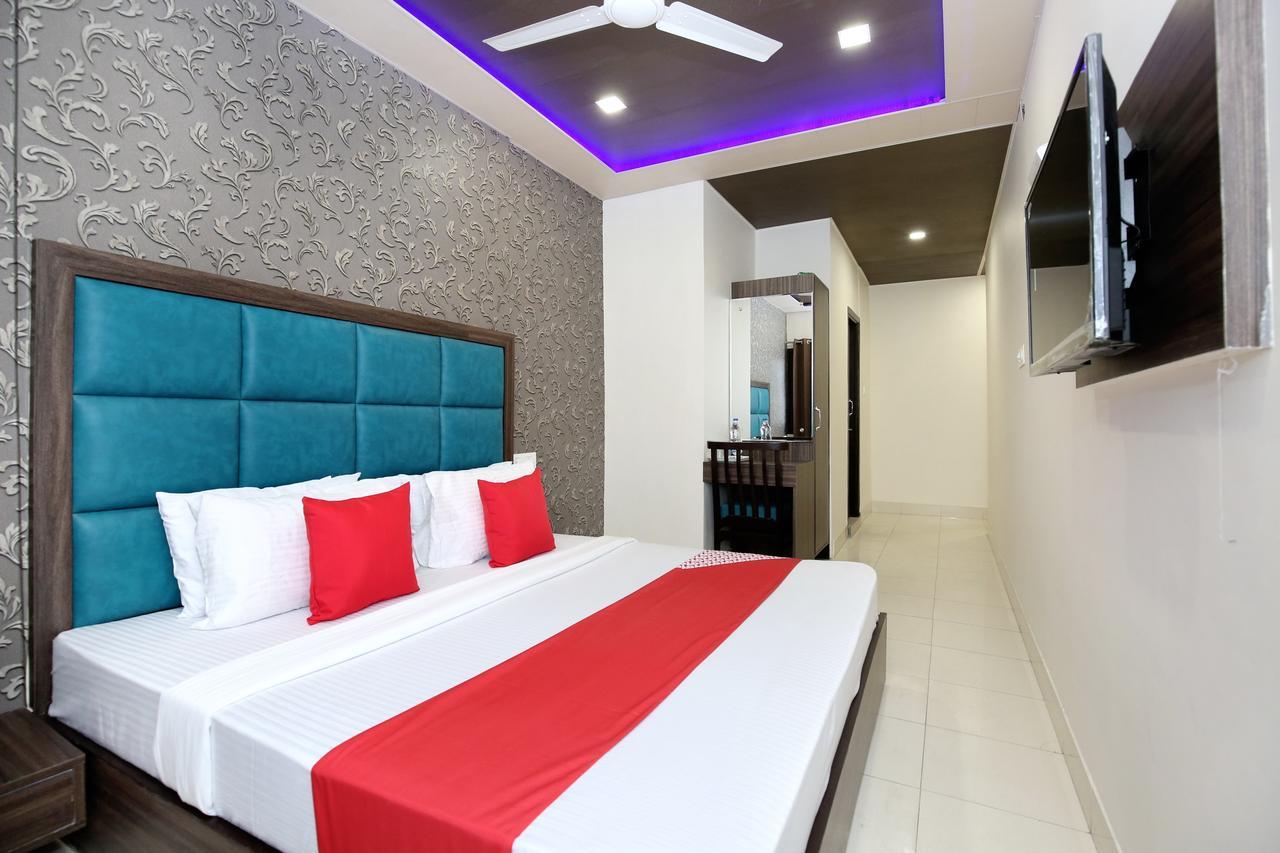 OYO 12354 Hotel Sangreela Amritsar Buitenkant foto