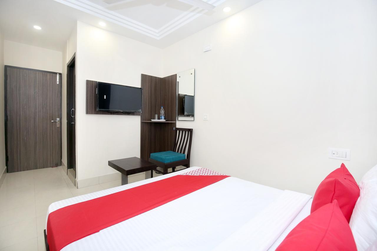 OYO 12354 Hotel Sangreela Amritsar Buitenkant foto