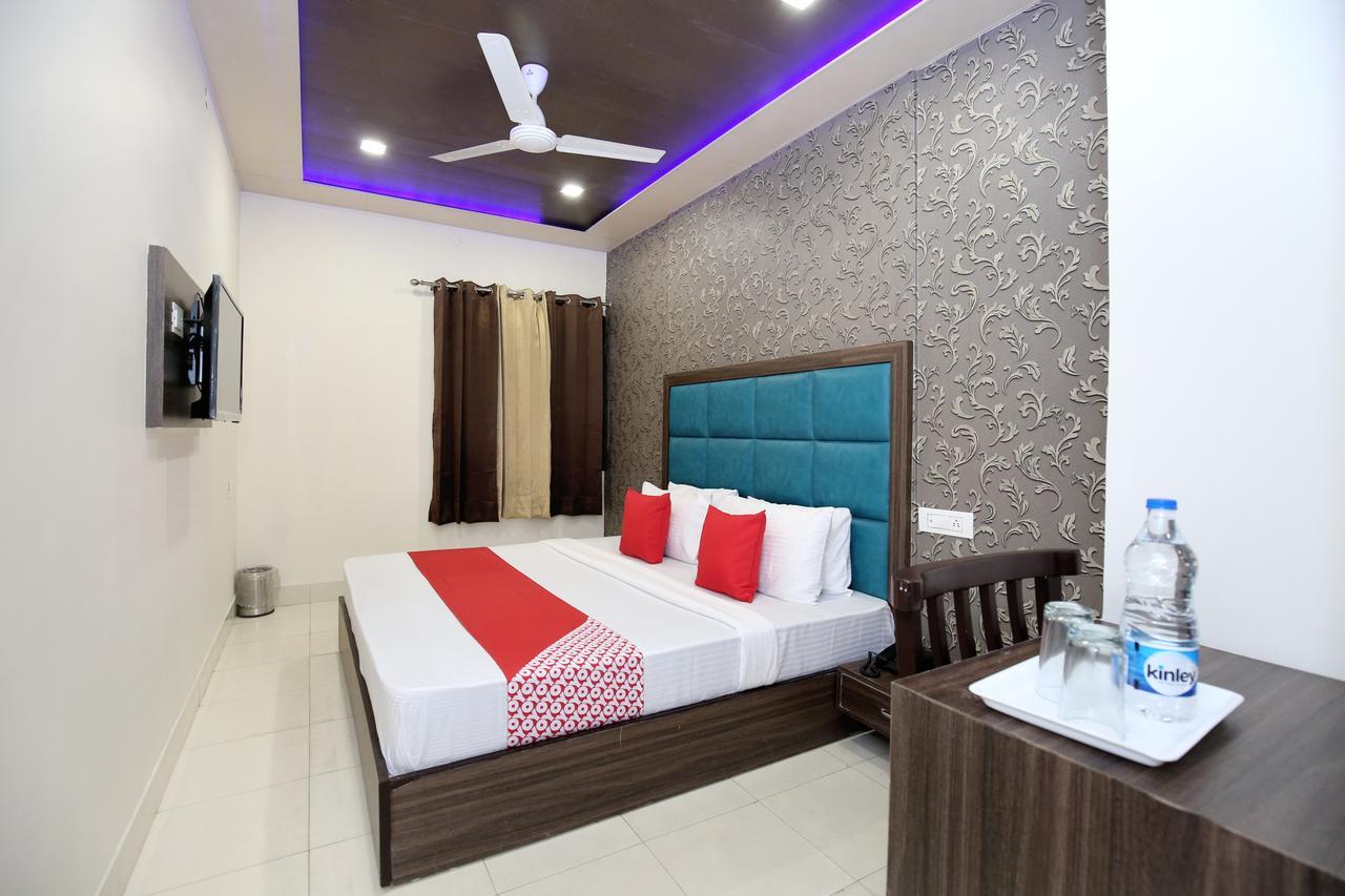 OYO 12354 Hotel Sangreela Amritsar Buitenkant foto