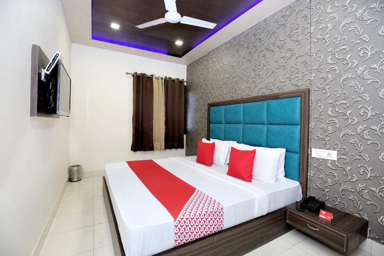 OYO 12354 Hotel Sangreela Amritsar Buitenkant foto